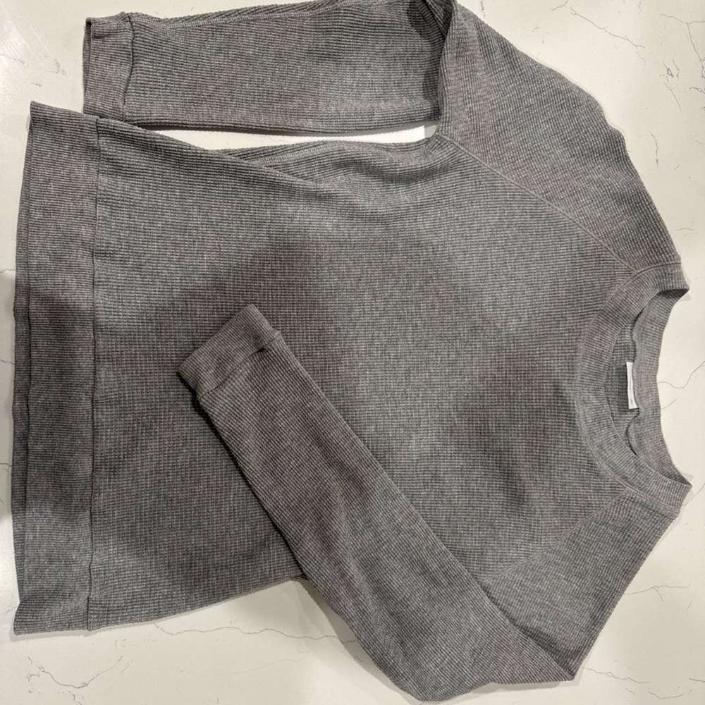 Aritzia TNA Waffle Knit Long Sleeve Size M